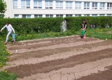 24-05-2018-na-skolni-zahrade_15.jpg