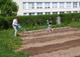 24-05-2018-na-skolni-zahrade_16.jpg